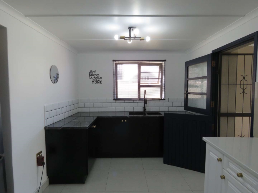 4 Bedroom Property for Sale in Kleinmond Western Cape